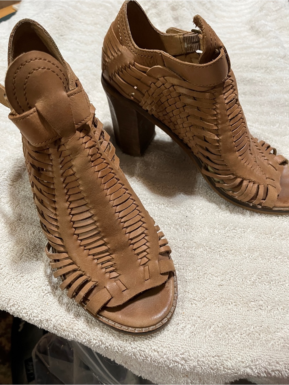 Naughty monkey Woven Leather Peep-Toe Heel in Brown 8